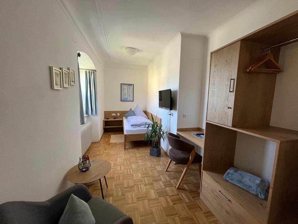 Gasthof - Pension - Adler Вайлер-Зиммерберг Экстерьер фото