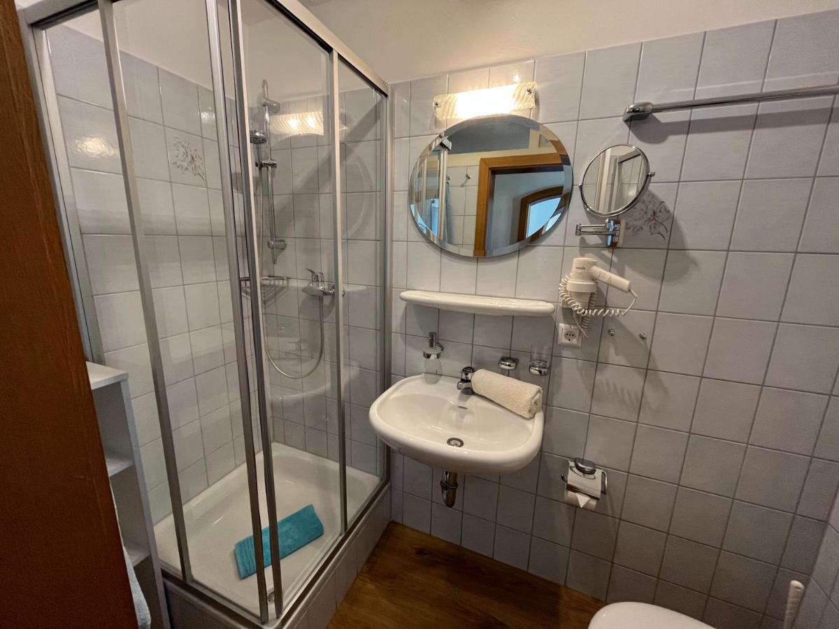 Gasthof - Pension - Adler Вайлер-Зиммерберг Экстерьер фото