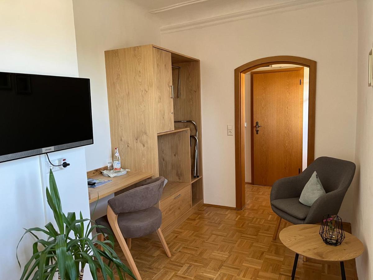 Gasthof - Pension - Adler Вайлер-Зиммерберг Экстерьер фото